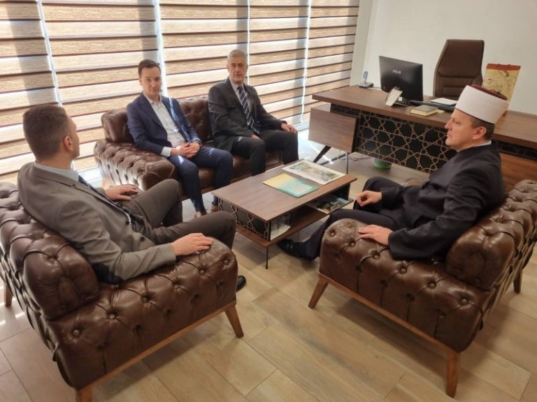 Gradonačenik sa savjetnikom posjetio čelne ljude Medžlisa IZ Bihać