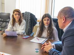 Učenice JU Medicinske škole u Bihaću predstavile Civitas projekat „Ja, građanin“