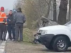 Teška saobraćajna nesreća u bihaćkom naselju Izačić: Automobil završio na krovu