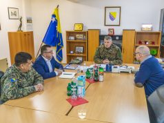 Premijer i ministar boraca u posjeti kasarni ‘Adil Bešić’