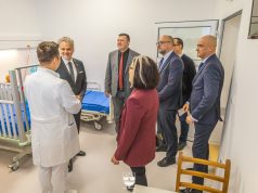 Johann Sattler sa predstavnicima kantonalne vlasti posjetio Kantonalnu bolnicu u Bihaću