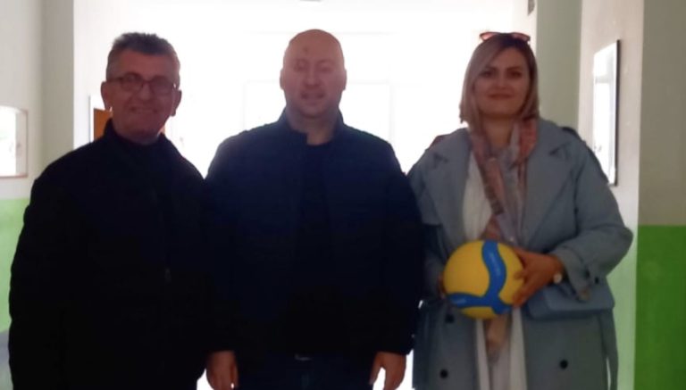 Odbojkaški klub Bihać podržava školski sport donacijom lopti