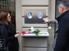 Sarajevo se 8. marta sjeća poginulih doktorica: Postavljena spomen-ploča Azri Spahić i Almi Suljić