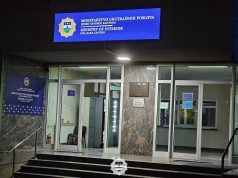 Oglasio se MUP USK povodom tragičnog događaja u Bihaću: Pokušaj ubistva, izboden 22-godišnji mladić