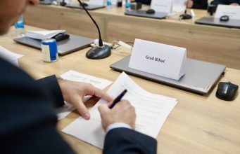 Potpisan ugovor: Ministarstvo privrede USK sa 40.000 KM sufinancira organizaciju turističkih manifestacija u Bihaću