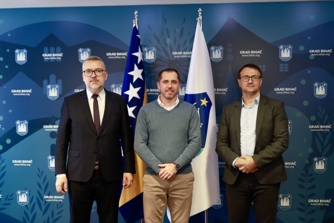 690c9467478513.23459864