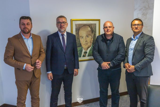 690d383c4b6ec3.02136229_577028334_1157708663227600_7055208320123080550_n