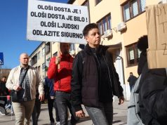 Građani na ulicama Tuzle, poslali poruku vlastima: “Ološi dosta je, odlazite sigurno!”