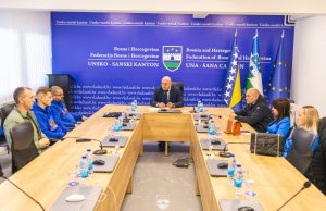 Premijer Ružnić razgovarao s predstavnicima RK “Cepelin” o razvoju rukometa u Cazinu