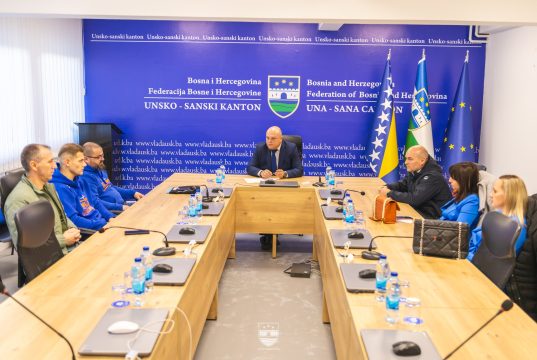 Premijer Ružnić razgovarao s predstavnicima RK “Cepelin” o razvoju rukometa u Cazinu