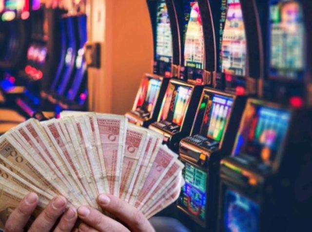 kockanje-kockarnica-masine-aparati-696x435