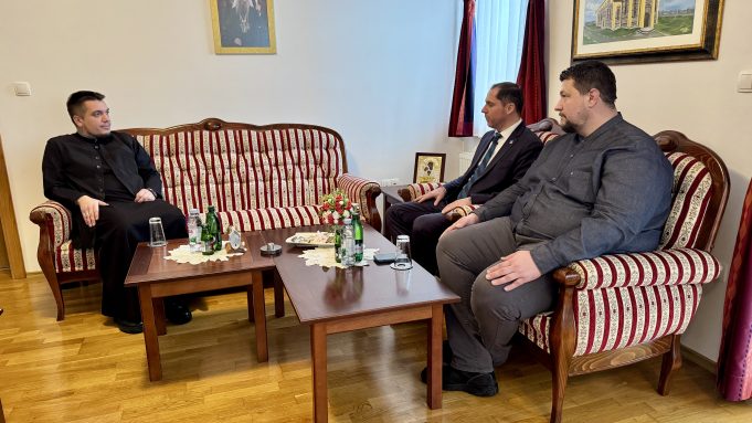 695cfc293a7b11.86849586