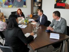 Jačanje suradnje javnih ustanova: Prilikom posjete Kulturnom centru i Turističkoj zajednici definisane uloge u organizaciji gradskih manifestacija