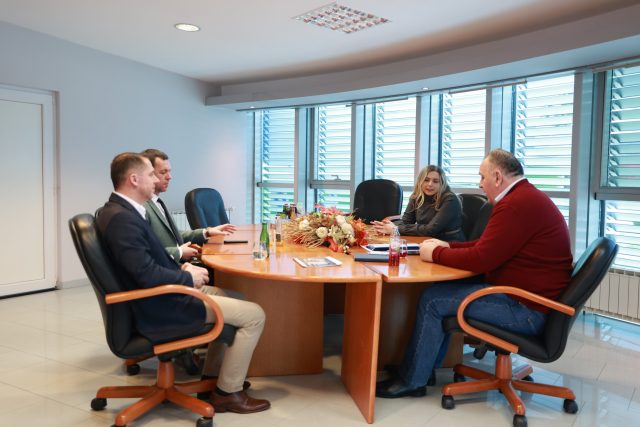 629189328_1241068201546500_2235306648346845947_n