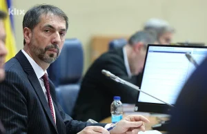 Ustavnopravna komisija jednog doma državnog parlamenta zaključila da Schmidt ne može donositi zakone