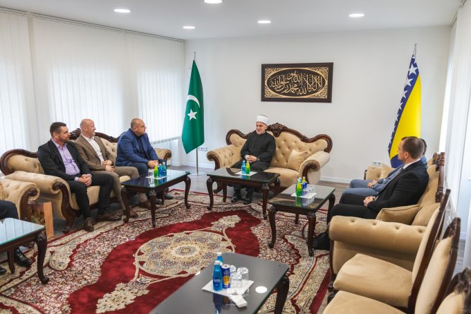 656769490_1265525892445876_2294594466357596999_n