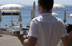 Hrvatska već traži sezonske radnike: Građanima BiH izdato 32.000 dozvola za rad