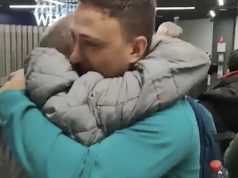 Otac slomljen od emocija grlio sina koji je stigao iz Dubaija: Ovo su prizori koji su rasplakali i najjače