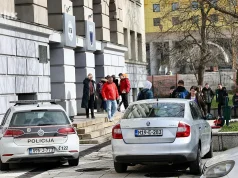 U sarajevske osnovne i srednje škole stižu dojave o postavljenim bombama