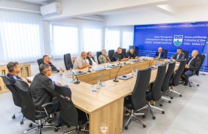Predstavnici mljekara iz USK-a upozorili na probleme u otkupu mlijeka, Vlada najavila dodatnu podršku proizvođačima
