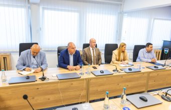 IZDVOEJNO 150.000 KM: Tokom ljeta uvodi se turistički voz na relaciji Bihać – Bosanska Krupa