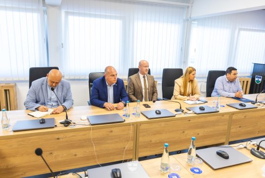 IZDVOEJNO 150.000 KM: Tokom ljeta uvodi se turistički voz na relaciji Bihać – Bosanska Krupa