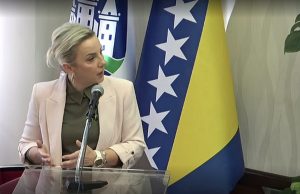 Vijećnica Arifović tražila pojašnjenje o „opravdano odsutnim“ vijećnicima, sekretar potvrdio da ne postoji formalna procedura