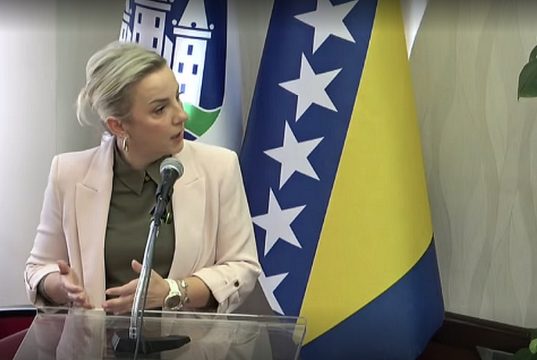 Vijećnica Arifović tražila pojašnjenje o „opravdano odsutnim“ vijećnicima, sekretar potvrdio da ne postoji formalna procedura