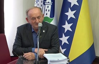Vijećnik Fatkić o početku sjednice Gradskog vijeća Bihać: „Prestanite praviti lakrdiju od Vijeća, ovo je sramota“