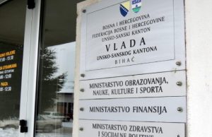 Pretresi u zgradi Vlade USK: Policija navodno ušla u kabinete dva ministra