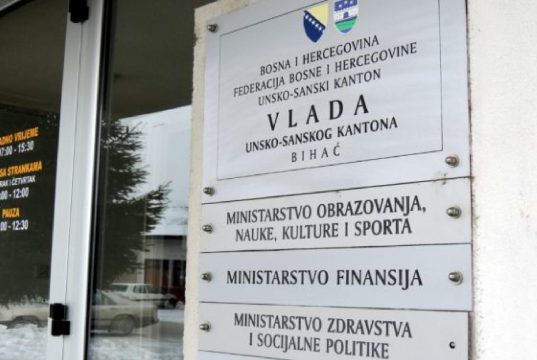 Pretresi u zgradi Vlade USK: Policija navodno ušla u kabinete dva ministra