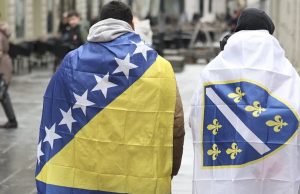 U selu kod Livna zapaljeno 13 zastava BiH i RBiH: Mještani ih postavili zbog Mundijala, ali su nekome smetale