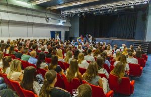 U Bihaću potpisani ugovori sa 338 stipendista Ministarstva obrazovanja USK