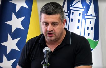 Vijećnik Adis Dizdarić otvorio važno pitanje: Organizirano prosjačenje djece postaje sve veći problem u Bihaću