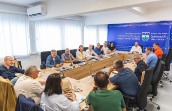 Vlada USK i sindikati postigli dogovor: Od 1. augusta osnovica za budžetske korisnike raste na 450 KM
