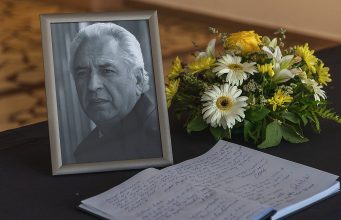 30. juli proglašen Danom žalosti u Unsko-sanskom kantonu zbog smrti generala Ramiza Drekovića