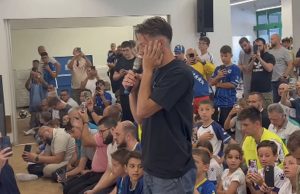 Amar Dedić pokazao zašto ga navijači vole: U svom džematu održao govor pa onda proučio ezan