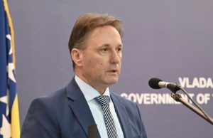 Federalni ministar Kemal Hrnjić se pohvalio efektima minimalne plaće od 1.000 KM: „Federacija nije doživjela slom, brojke pokazuju rast“