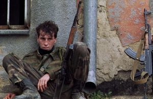 Preminuo ratni heroj Nisvet Žerić-Nića: Njegova fotografija iz oslobođenog Sanskog Mosta obišla je svijet