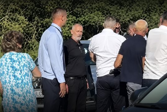Napetosti tokom svadbene kolone u Zvorniku: Verbalni sukob zbog zastave BiH