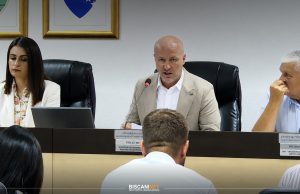 Počela sjednica Skupštine USK, Jusić se izvinio zbog kašnjenja