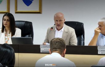 Počela sjednica Skupštine USK, Jusić se izvinio zbog kašnjenja