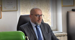 Adnan Tulić objavio da je dobio pravosnažnu presudu za klevetu, naknadu štete želi usmjeriti Centru „Duga“