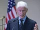 Bill Clinton citirao Kur'an i stao u odbranu muslimana: “Umoran sam od ljudi koji ih omalovažavaju zbog njihove vjere”