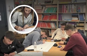 Učenici Elektrotehničke škole Bihać obilježili Rozi oktobar i poslali važnu poruku o borbi protiv raka dojke