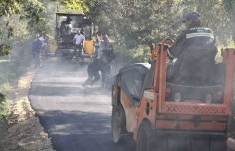 Završeno asfaltiranje u MZ Izačić: Novi asfalt na putu Haćami – Kahrići i prilazu džamiji
